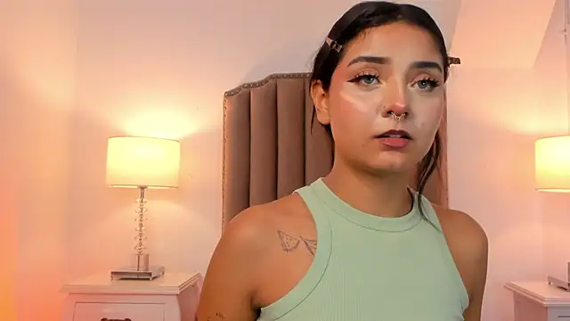 Emma Torres   online show from February 2025 11:58:01 AM