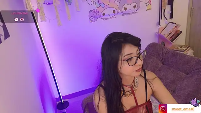 Snapshot of Loving_Ema_1 chatting on April 2026 06:32:02 PM Loving Ema 1 online show from April 2026 06:32:02 PM