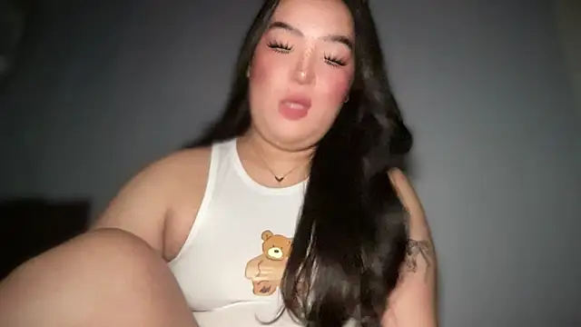 Snapshot of MissCataleyaxxx chatting on November 2025 01:05:02 AM MissCataleyaxxx online show from November 2025 01:05:02 AM