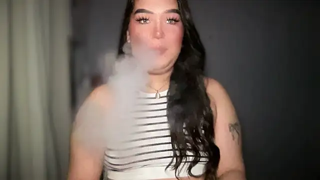 Snapshot of MissCataleyaxxx chatting on December 2025 01:47:02 AM MissCataleyaxxx online show from December 2025 01:47:02 AM