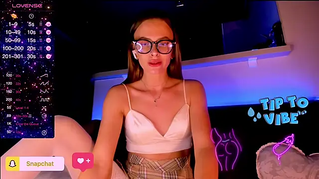 Snapshot of madina_taher chatting on February 2025 08:47:01 PM madina taher online show from February 2025 08:47:01 PM