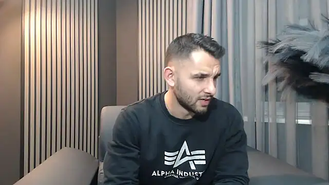 Antoniodiamond online show from September 2025 07:03:02 PM