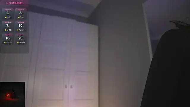 -JuicyMolly- online show from November 2025 05:15:02 PM