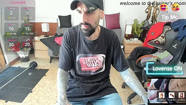 kaiser679  online show from April 2026 02:33:01 PM