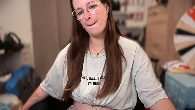 Snapshot of Amai_Live chatting on October 2025 06:33:01 AM Amai Live online show from October 2025 06:33:01 AM