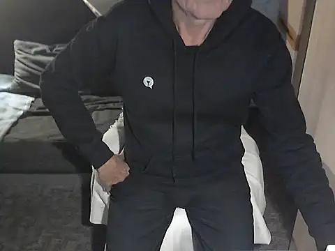 kiam471 online show from October 2025 05:41:02 PM