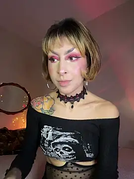 Cinamoonn online show from November 2025 07:23:02 PM