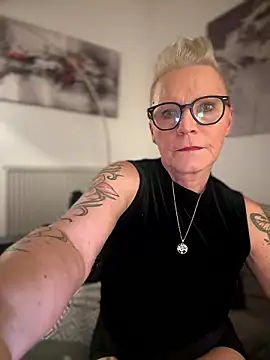Snapshot of German_Milf chatting on December 2024 05:46:01 PM German Milf online show from December 2024 05:46:01 PM