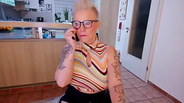 Snapshot of German_Milf chatting on December 2024 05:55:02 PM German Milf online show from December 2024 05:55:02 PM