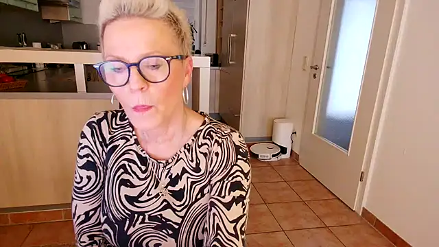 Snapshot of German_Milf chatting on January 2025 01:52:02 PM German Milf online show from January 2025 01:52:02 PM