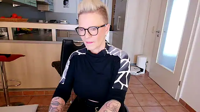 Snapshot of German_Milf chatting on January 2025 01:36:01 PM German Milf online show from January 2025 01:36:01 PM