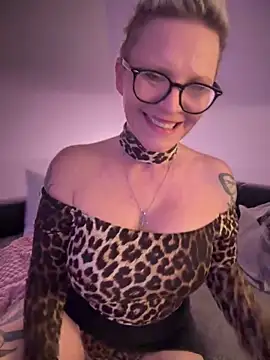 Snapshot of German_Milf chatting on February 2025 06:15:02 PM German Milf online show from February 2025 06:15:02 PM