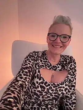 Snapshot of German_Milf chatting on March 2025 02:00:01 PM German Milf online show from March 2025 02:00:01 PM