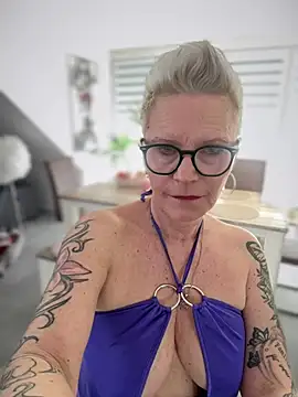 Snapshot of German_Milf chatting on March 2025 01:42:01 PM German Milf online show from March 2025 01:42:01 PM