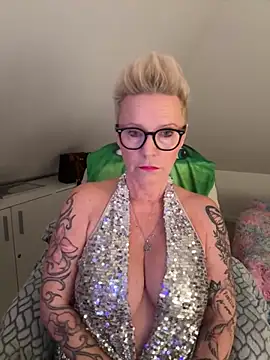 German Milf online show from November 2025 01:58:01 PM