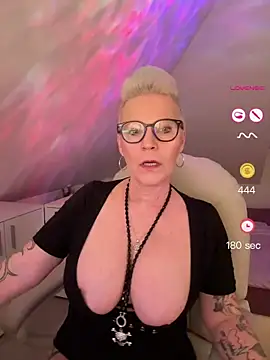 German Milf online show from May 2026 01:06:01 PM
