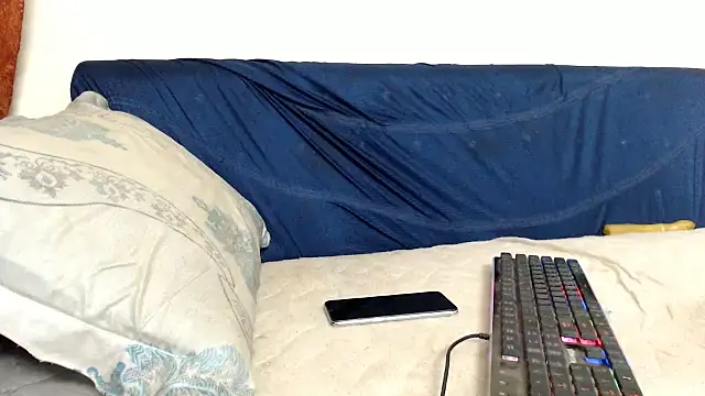 Snapshot of amrozia chatting on January 2025 07:27:02 AM amrozia online show from January 2025 07:27:02 AM