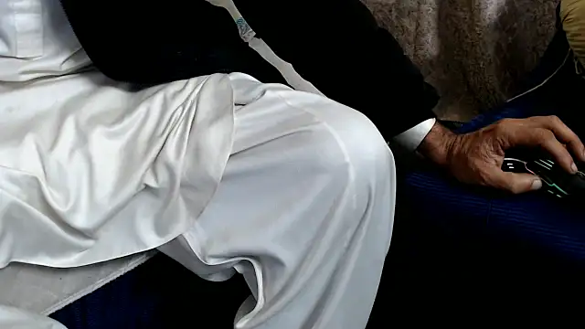 Snapshot of amrozia chatting on January 2025 10:57:01 AM amrozia online show from January 2025 10:57:01 AM