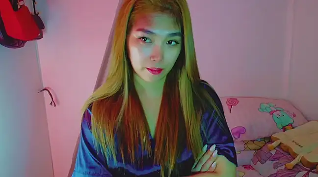 TR4NSCUTI3 online show from December 2024 11:50:01 PM