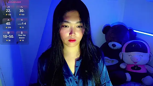 TR4NSCUTI3 online show from September 2025 11:54:02 AM