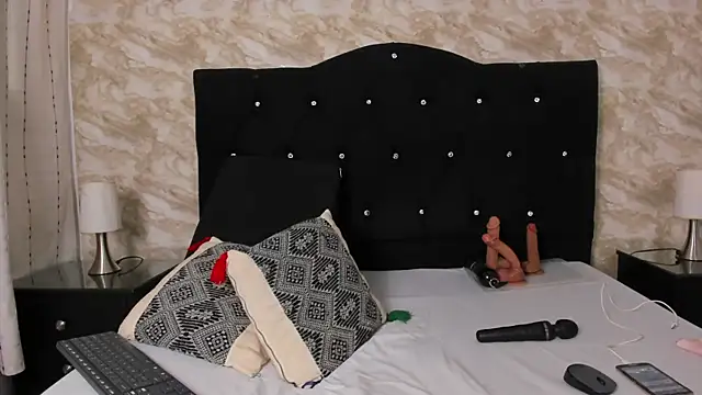 Keira Lennox online show from October 2025 11:42:02 AM