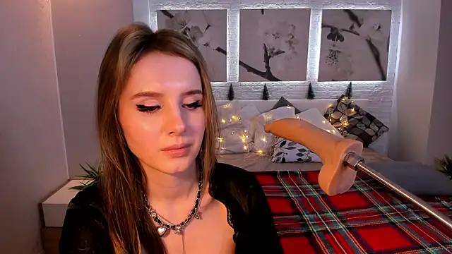 Snapshot of Betty_June chatting on December 2024 12:54:01 AM Betty June online show from December 2024 12:54:01 AM