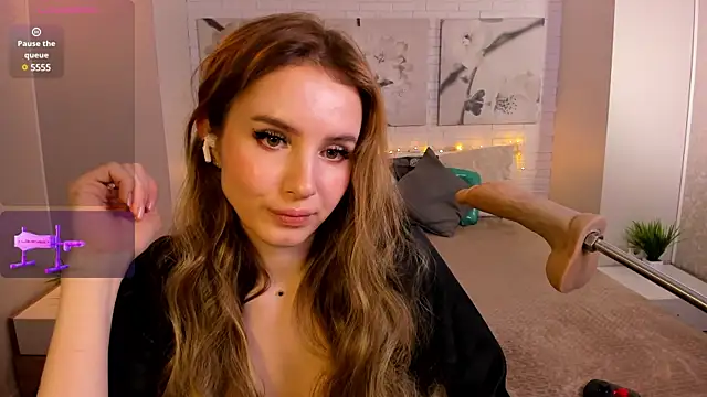 Snapshot of Betty_June chatting on February 2025 09:59:02 PM Betty June online show from February 2025 09:59:02 PM