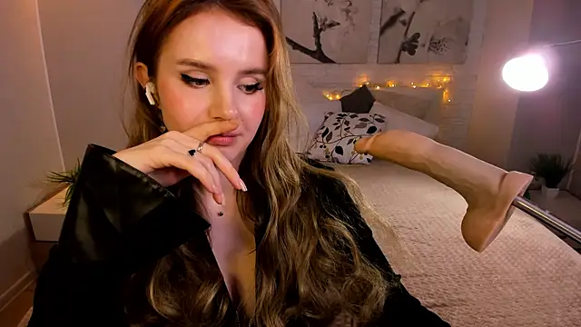 Snapshot of Betty_June chatting on February 2025 12:05:02 AM Betty June online show from February 2025 12:05:02 AM