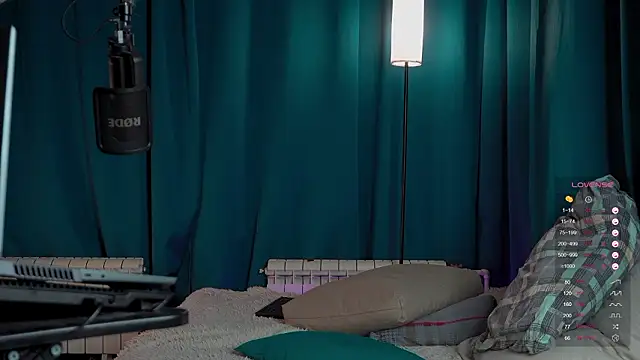 Snapshot of VIktorSecret chatting on February 2026 04:42:01 AM VIktorSecret online show from February 2026 04:42:01 AM