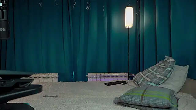 Snapshot of VIktorSecret chatting on April 2026 12:31:01 PM VIktorSecret online show from April 2026 12:31:01 PM