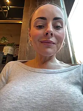 EmaSalis online show from January 2025 04:25:02 PM