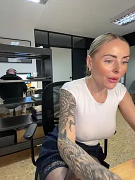 EmaSalis online show from January 2025 11:22:01 AM