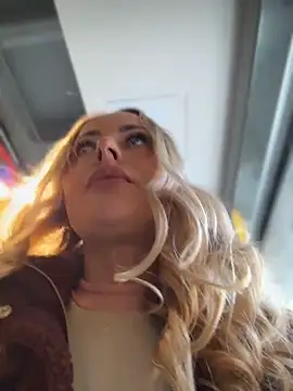 EmaSalis online show from April 2026 09:37:01 AM