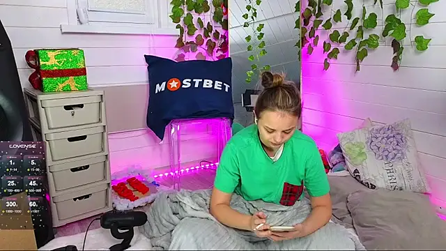 Misss Vikk online show from January 2025 01:02:02 PM