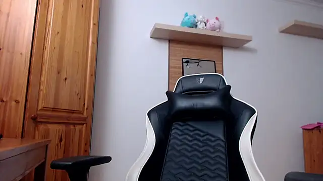 Lisakisss online show from September 2025 06:37:02 AM