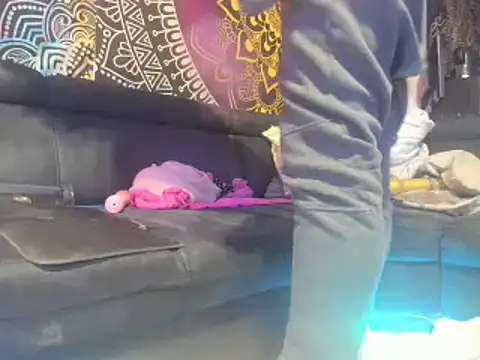 Snapshot of slankecrosdresser chatting on December 2024 07:09:01 AM slankecrosdresser online show from December 2024 07:09:01 AM