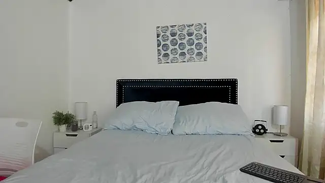 Snapshot of ZulyMichels chatting on January 2025 12:27:01 PM ZulyMichels online show from January 2025 12:27:01 PM