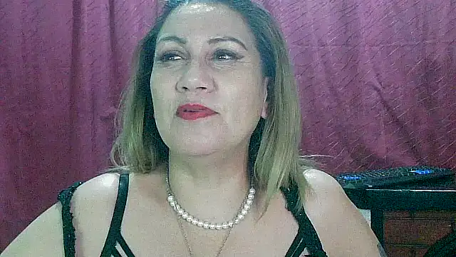 Snapshot of yayita_mature chatting on February 2025 02:50:02 AM yayita mature online show from February 2025 02:50:02 AM
