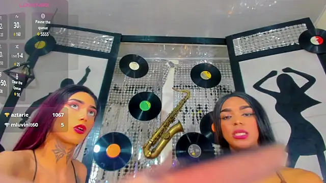 nickyminach  online show from December 2024 10:34:01 PM