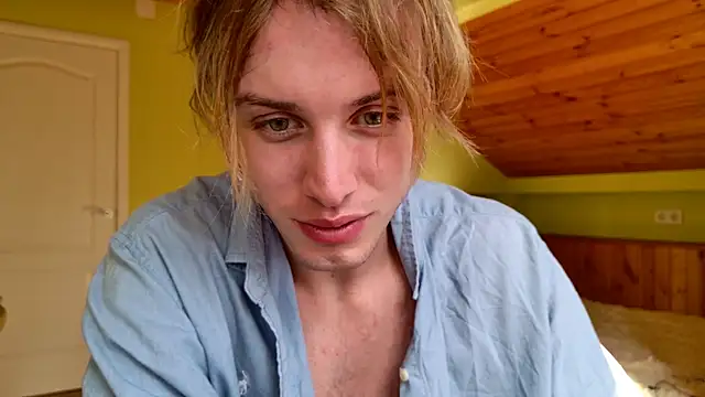 Snapshot of Cryptikov chatting on August 2026 01:38:02 PM Cryptikov online show from August 2026 01:38:02 PM