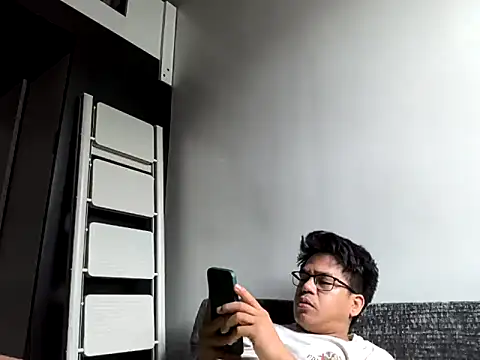 Snapshot of JhayCruz69 chatting on June 2026 04:11:01 AM JhayCruz69 online show from June 2026 04:11:01 AM