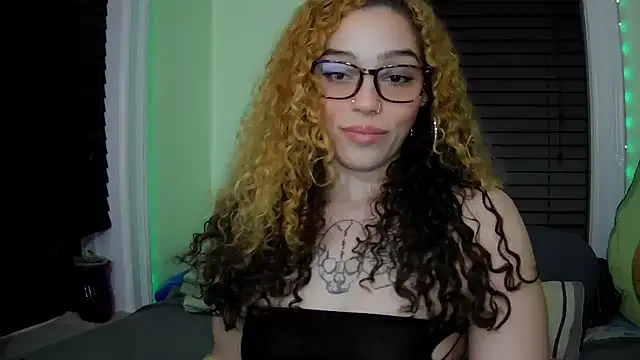 sapphirestorm8 online show from December 2025 02:28:01 AM