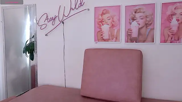 Adele LatinLady online show from February 2026 08:46:02 PM