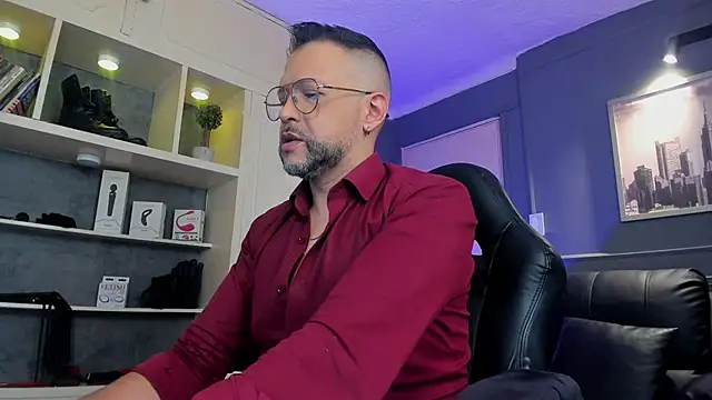 MrFrank tattoo online show from November 2025 03:08:02 PM