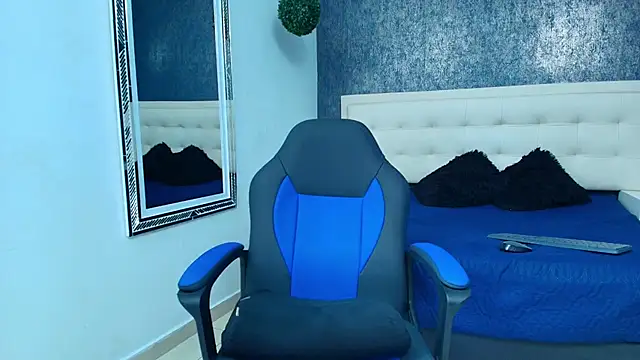 Snapshot of oliver__brown chatting on September 2025 10:55:02 PM oliver  brown online show from September 2025 10:55:02 PM