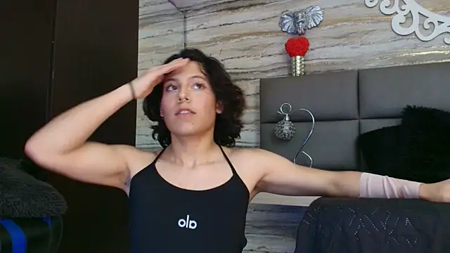 oliver  brown online show from April 2026 11:35:01 PM