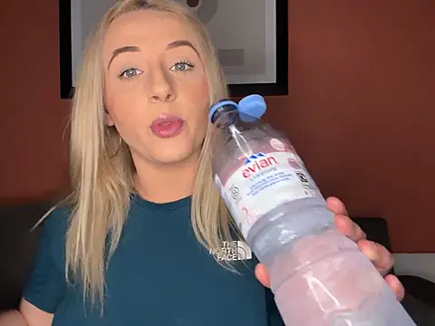 Strongqueen online show from March 2025 12:22:02 AM