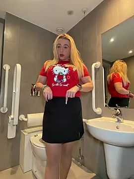 Strongqueen online show from April 2026 09:30:01 PM