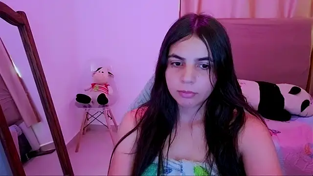 Snapshot of _elenna chatting on June 2026 05:56:02 PM elenna online show from June 2026 05:56:02 PM