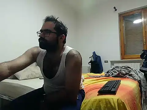 Snapshot of Attila985 chatting on November 2025 10:53:02 PM Attila985 online show from November 2025 10:53:02 PM